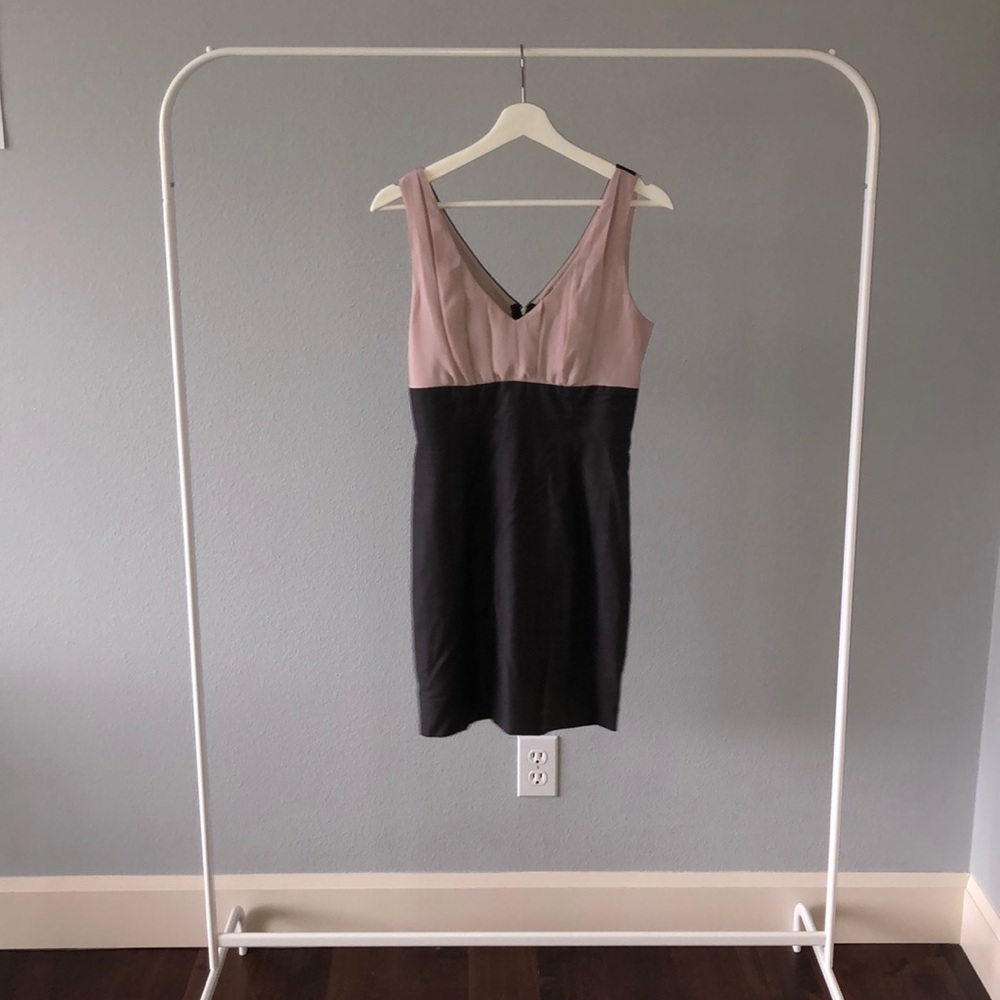 Cute dress!